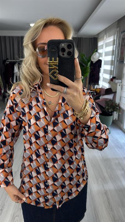 Geometrik Desenli Pudra Saten Gömlek