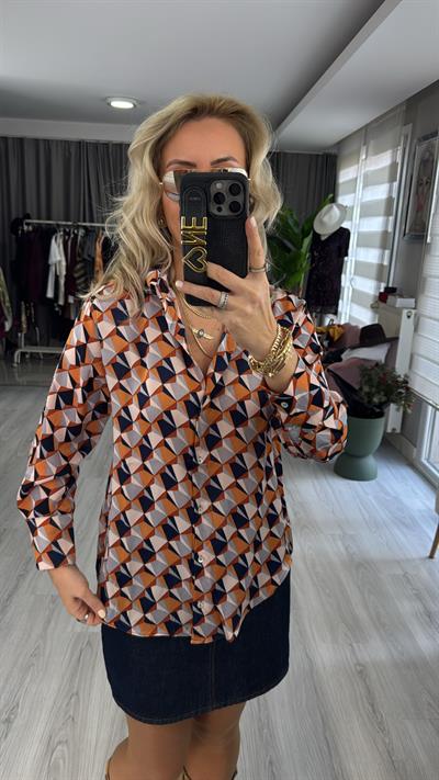 Geometrik Desenli Pudra Saten Gömlek