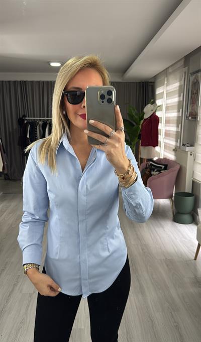 Gizli Düğmeli Pamuklu Belden Oturtmalı Mavi Gömlek