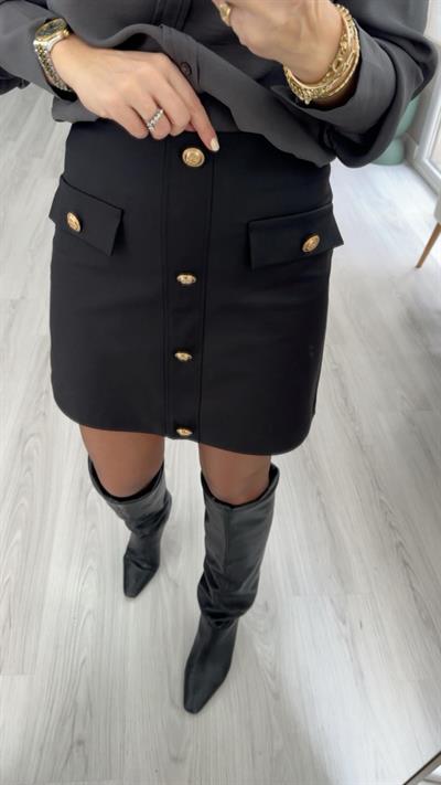 Gold Düğme Detaylı Likralı Siyah Etek