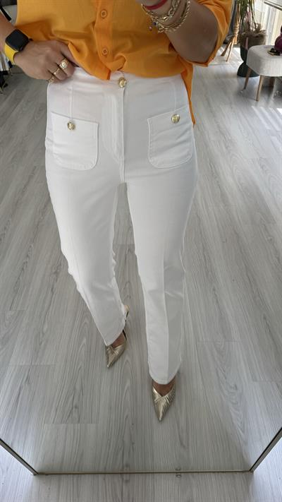 GOLD DÜĞME DETAYLI YÜKSEK BEL PERVAZLI BEYAZ JEAN PANTOLON