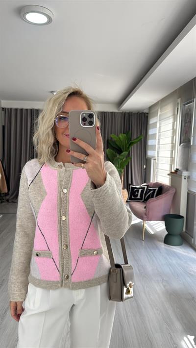 Gold Düğmeli Bej Pembe Triko Hırka