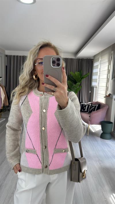 Gold Düğmeli Bej Pembe Triko Hırka