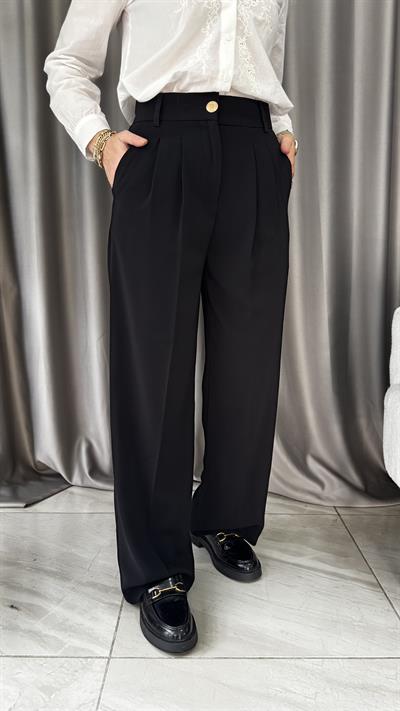 Gold Düğmeli Bel Arkası Lastikli Siyah Pantolon