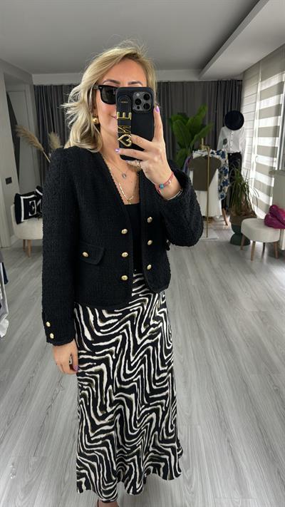 GOLD DÜĞMELİ BİYE DETAYLI SİYAH TÜVİT CEKET