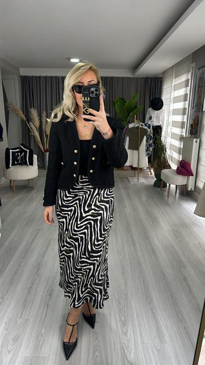 GOLD DÜĞMELİ BİYE DETAYLI SİYAH TÜVİT CEKET