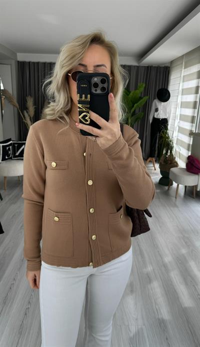 GOLD DÜĞMELİ CAMEL TRİKO CEKET