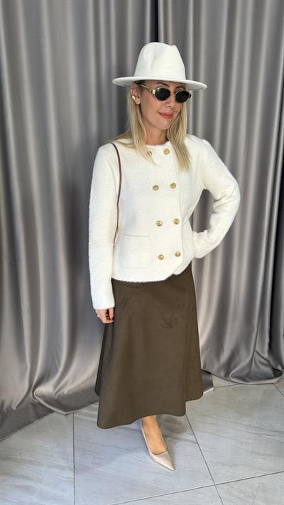 Gold Düğmeli Cepli Ekru Triko Ceket