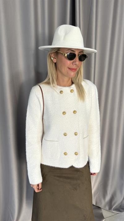 Gold Düğmeli Cepli Ekru Triko Ceket