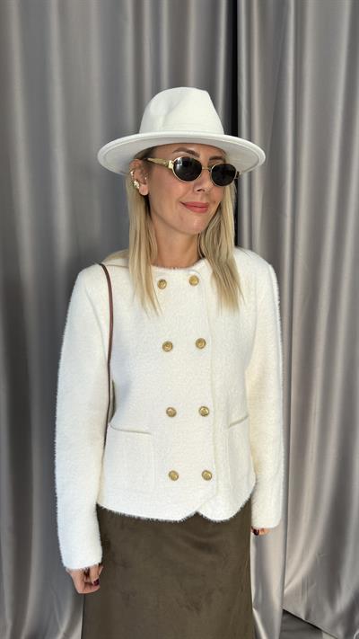 Gold Düğmeli Cepli Ekru Triko Ceket