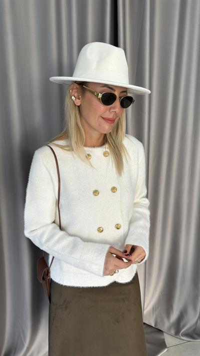 Gold Düğmeli Cepli Ekru Triko Ceket