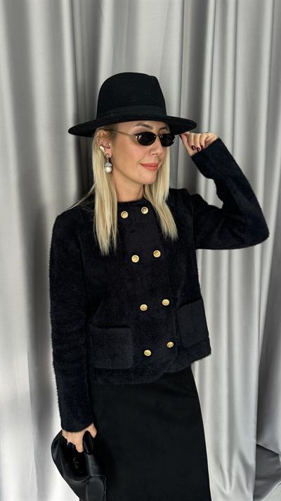Gold Düğmeli Cepli Siyah Triko Ceket