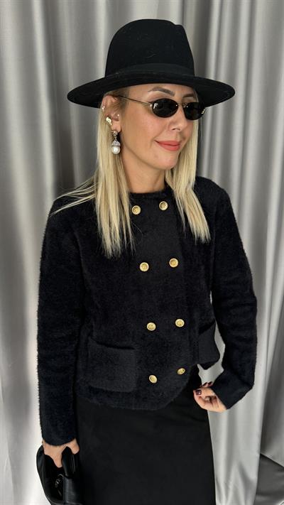 Gold Düğmeli Cepli Siyah Triko Ceket