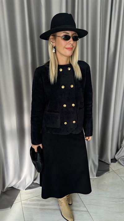 Gold Düğmeli Cepli Siyah Triko Ceket