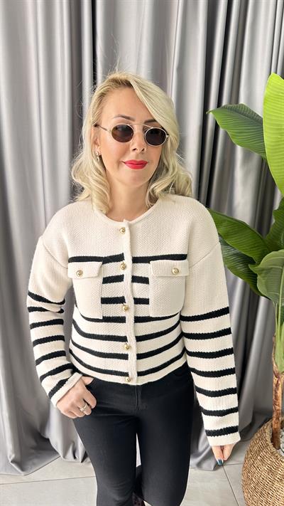 GOLD DÜĞMELİ CEPLİ TRİKO HIRKA