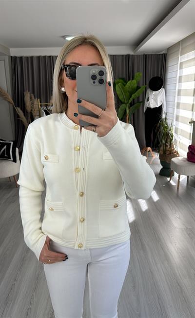 GOLD DÜĞMELİ EKRU TRİKO CEKET