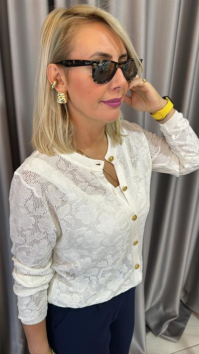 Gold Düğmeli, Güpür Detaylı. Beyaz Merserize Triko