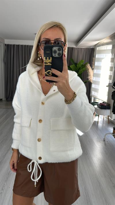 Gold Düğmeli Kapişonlu Ekru Triko Ceket