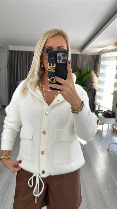 Gold Düğmeli Kapişonlu Ekru Triko Ceket