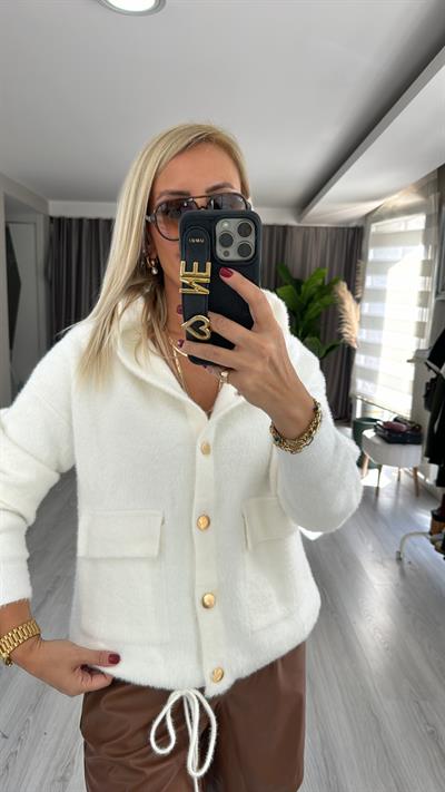 Gold Düğmeli Kapişonlu Ekru Triko Ceket