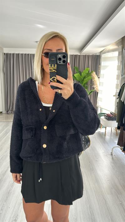 Gold Düğmeli Kapişonlu Siyah Triko Ceket