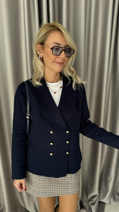 Gold Düğmeli Lacivert Triko Ceket
