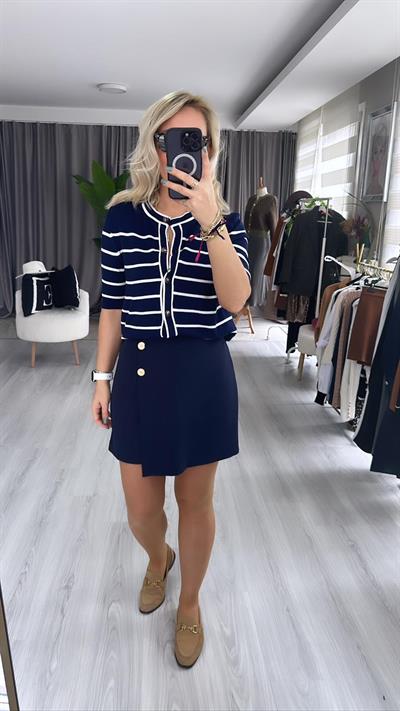 GOLD DÜĞMELİ, LİKRALI LACİVERT ŞORT ETEK