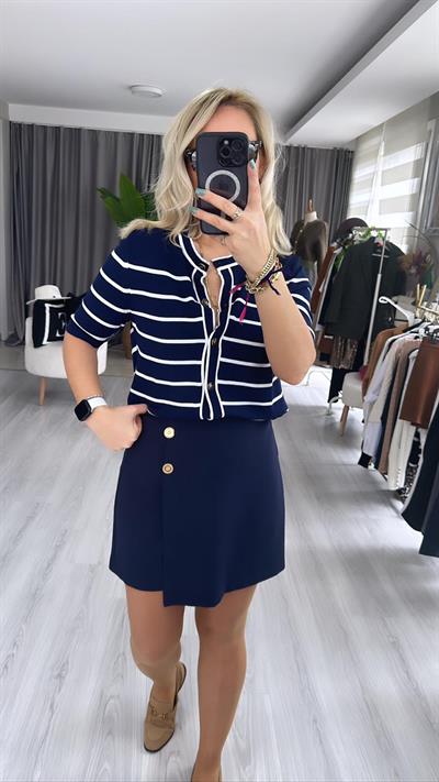 GOLD DÜĞMELİ, LİKRALI LACİVERT ŞORT ETEK