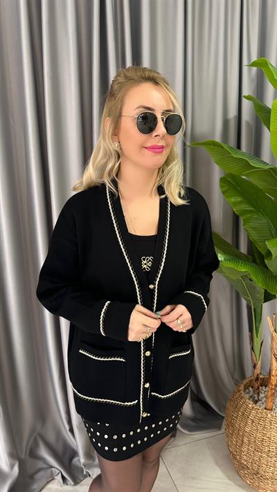 GOLD DÜĞMELİ, SİMLİ BAŞAK İŞLEMELİ SİYAH TRİKO HIRKA