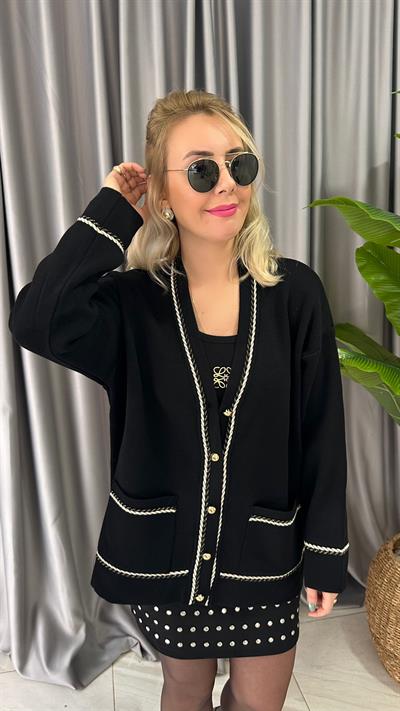 GOLD DÜĞMELİ, SİMLİ BAŞAK İŞLEMELİ SİYAH TRİKO HIRKA