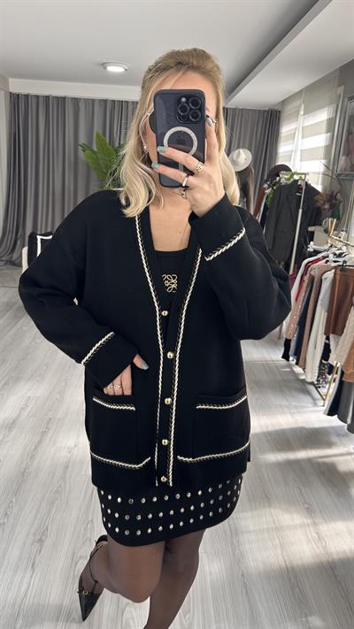 GOLD DÜĞMELİ, SİMLİ BAŞAK İŞLEMELİ SİYAH TRİKO HIRKA