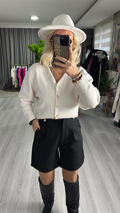 GOLD DÜĞMELİ SİYAH ŞORT