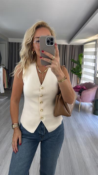 Gold Düğmeli V Yaka Ekru Triko Yelek