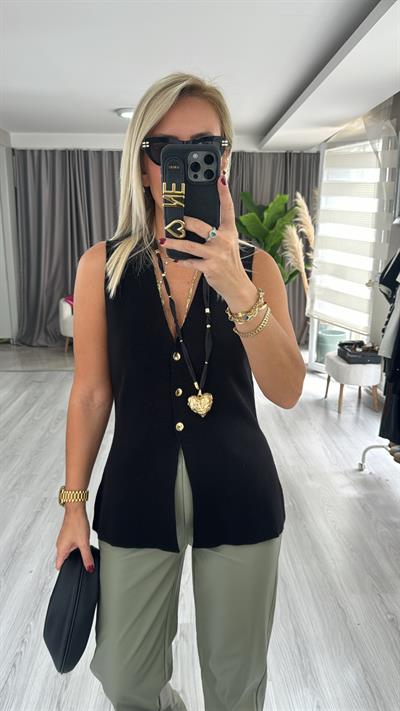 Gold Düğmeli, V Yaka, Siyah Triko Yelek