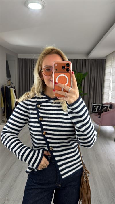 Gold Düğmeli Yaka Detaylı Beyaz Çizgili Lacivert Triko