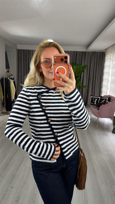 Gold Düğmeli Yaka Detaylı Beyaz Çizgili Lacivert Triko