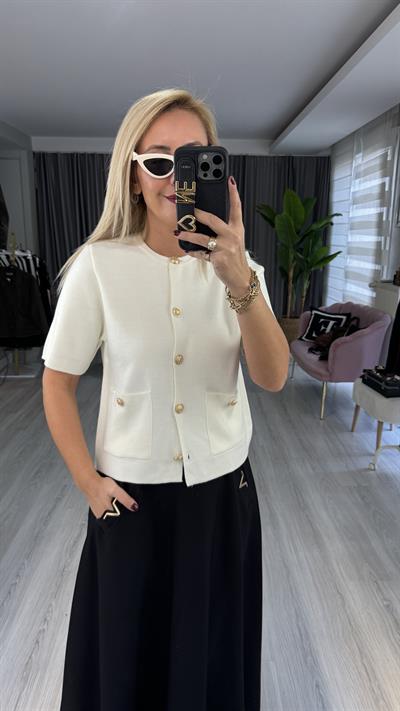 Gold Düğmeli Yarım Kol Ekru Triko