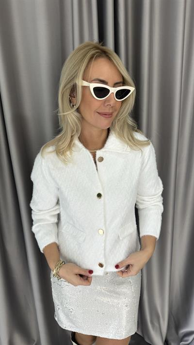 Gold Düğmeli ZigZag Desen Beyaz Triko Ceket