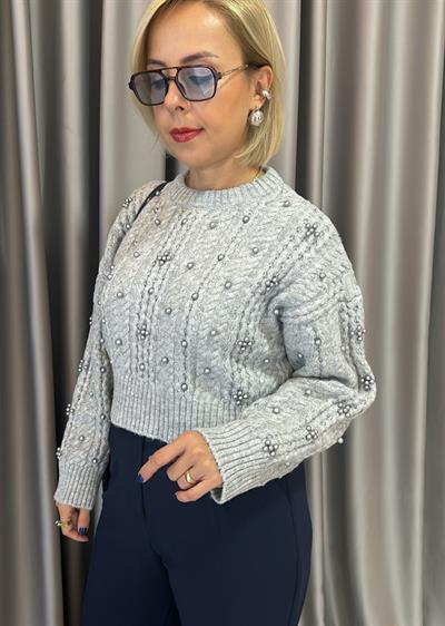 Gri Bisiklet Yaka Çizgili İnci Çakımlı Kazak 