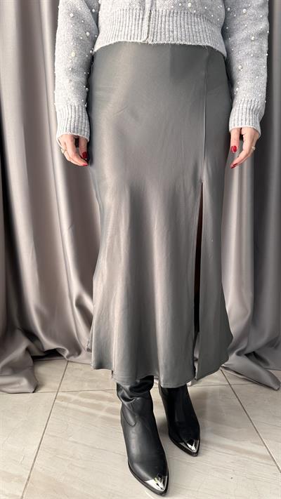 GRİ YIRTMAÇLI SATEN ETEK