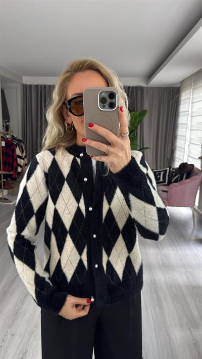 İnci Düğmeli Baklava Desen Ekru Siyah Parıltılı Triko