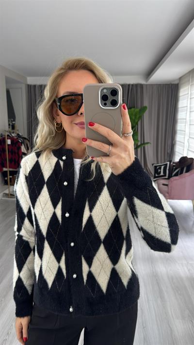 İnci Düğmeli Baklava Desen Ekru Siyah Parıltılı Triko