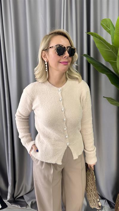 İNCİ DÜĞMELİ YUMUŞACIK BEJ TRİKO HIRKA