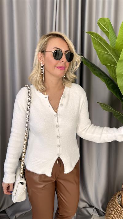 İNCİ DÜĞMELİ YUMUŞACIK EKRU TRİKO HIRKA