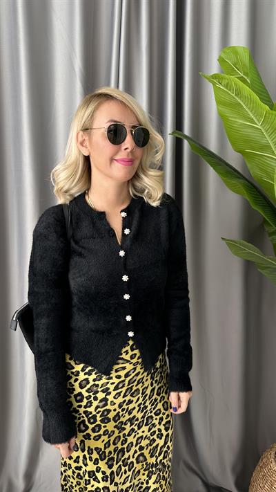 İNCİ DÜĞMELİ YUMUŞACIK SİYAH TRİKO HIRKA