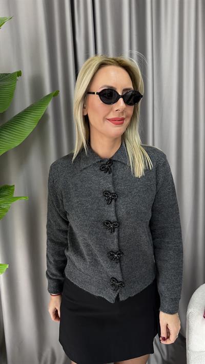 İncili Fiyonk Aksesuarlı Antrasit Triko Hırka  