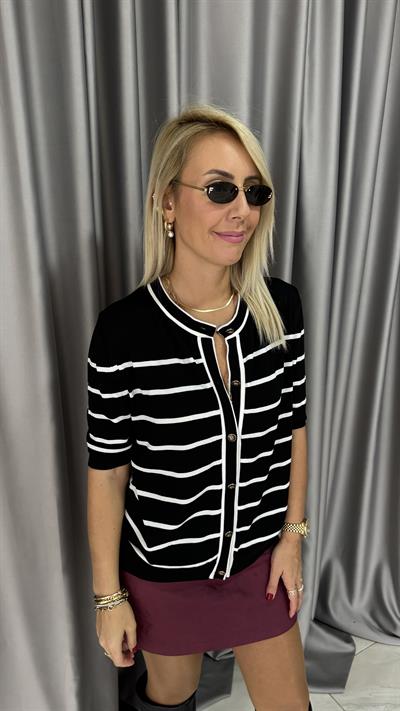 İpek Dokuda Beyaz Çizgili Siyah Triko
