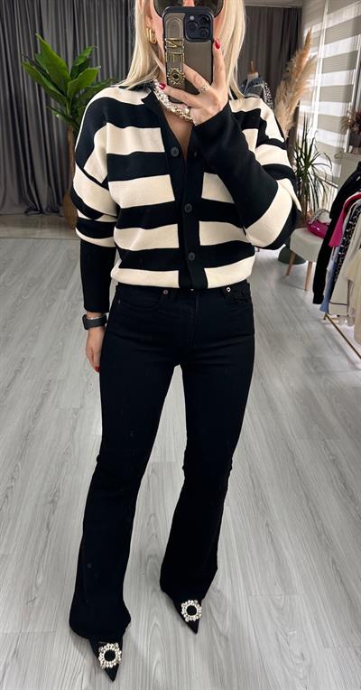 İSPANYOL PAÇA SİYAH JEAN 