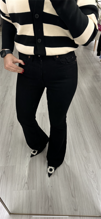 İSPANYOL PAÇA SİYAH JEAN 