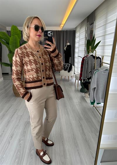 Kahve Bisiklet Yaka Süs Cepli Hırka 